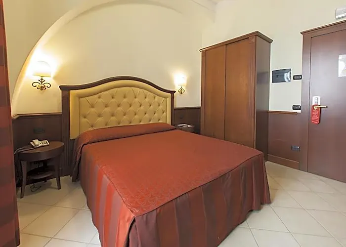 Oda ve Kahvaltı Domus Augusta 4*