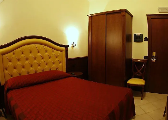 Oda ve Kahvaltı Domus Augusta 4*